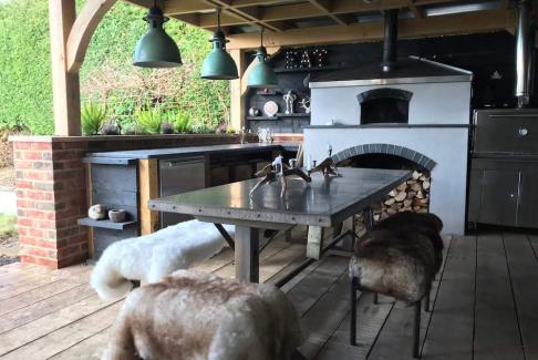 Outdoor Kitchen Garden (Hampshire)